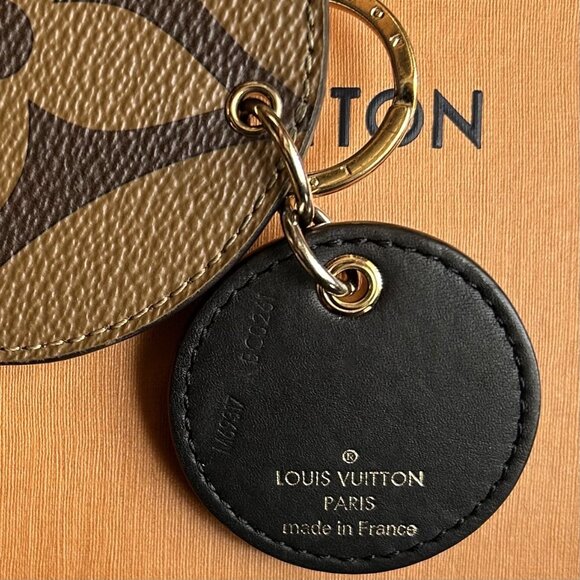 LOUIS VUITTON Monogram Reverse Key Holder And Bag Charm Brown - Picture 5 of 12